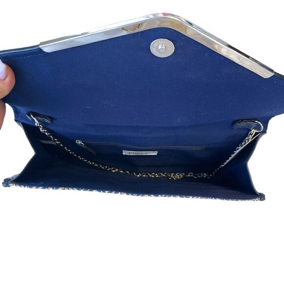 Poppie Jones Clutch/Crossbody Bag - Picture 3 of 4